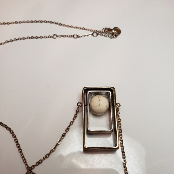 Pendant necklace - Picture 2 of 3